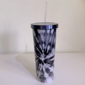 Manna Chilly Tumbler with straw 24oz (Blueish/White Tie Dye design)
